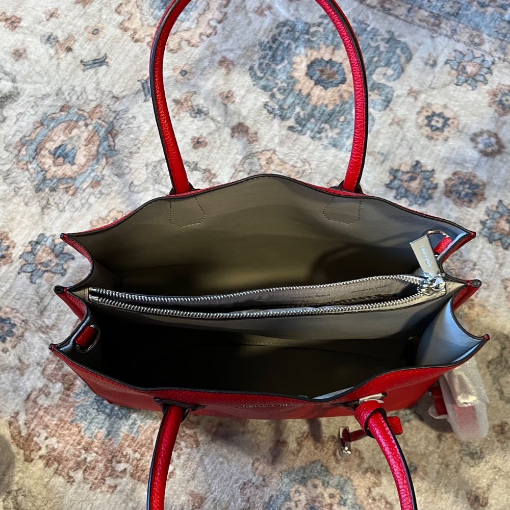 Michael Kors brand new red hand bag - Picture 2 of 3